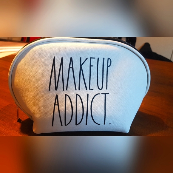 Rae Dunn Makeup bag - Picture 1 of 3